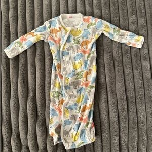 Magnetic me 0-3mo onesie like new